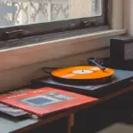 Retro Lamper er in - 5 tips til at indrette din stue med den rette balance af nyt og retro